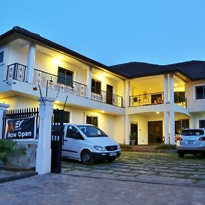 Eden Vale Hotel